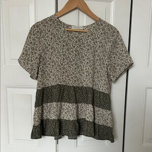 Paper Crane Short Sleeve Floral Top - Black and Cream
